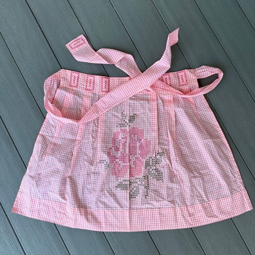 Vintage Ginham Pink and White Half Apron Rose Cross Stitch
